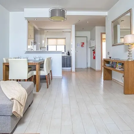 Two Bed In Albur Village, 2g דירה