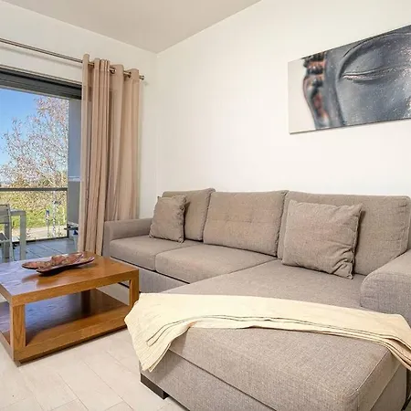 Two Bed In Albur Village, 2g