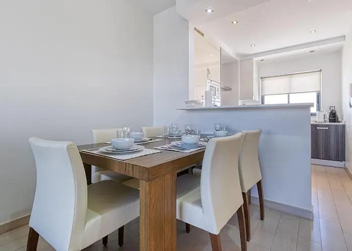 Two Bed In Albur Village, 2g Daire *