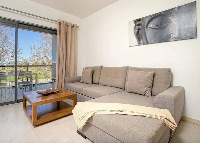 Two Bed In Albur Village, 2g